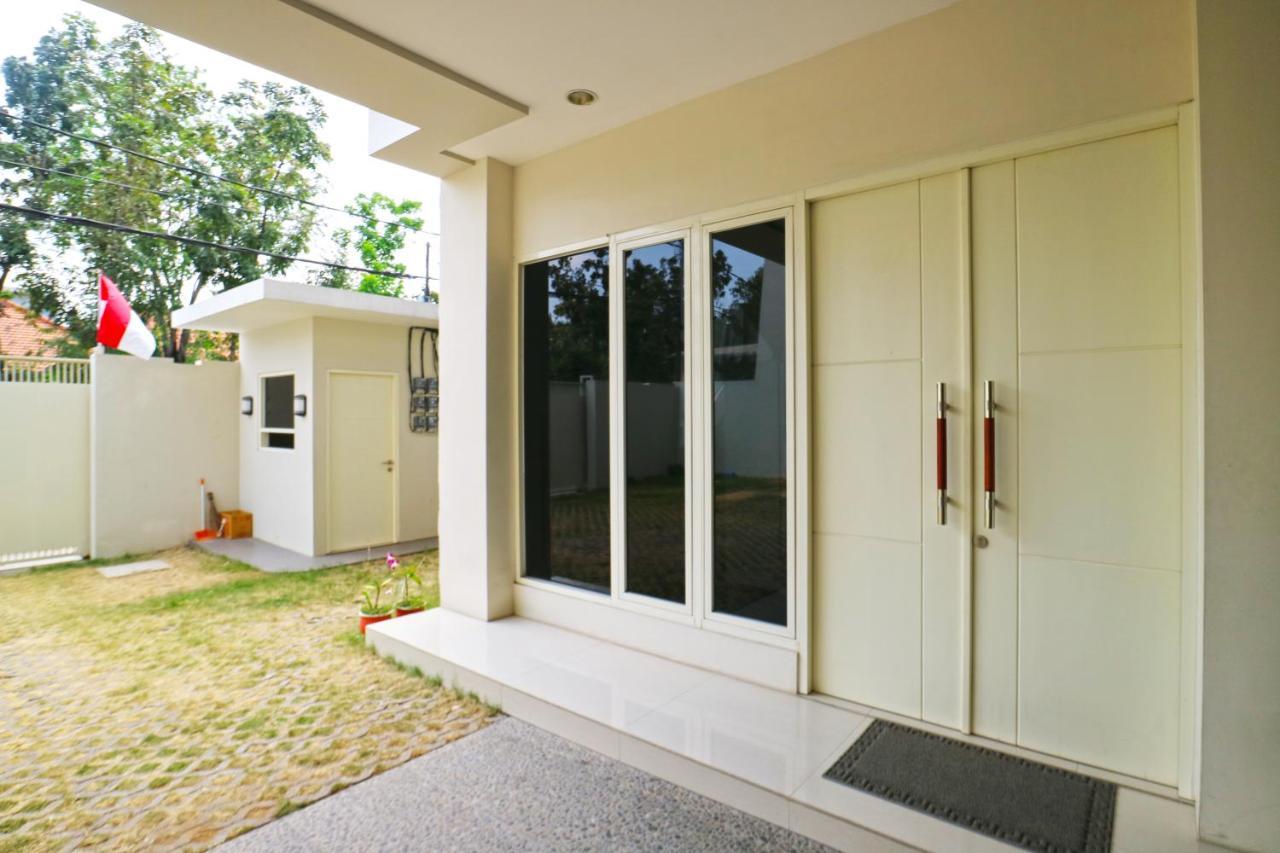 Velozip Kos Exclusive Surabaya Exterior foto